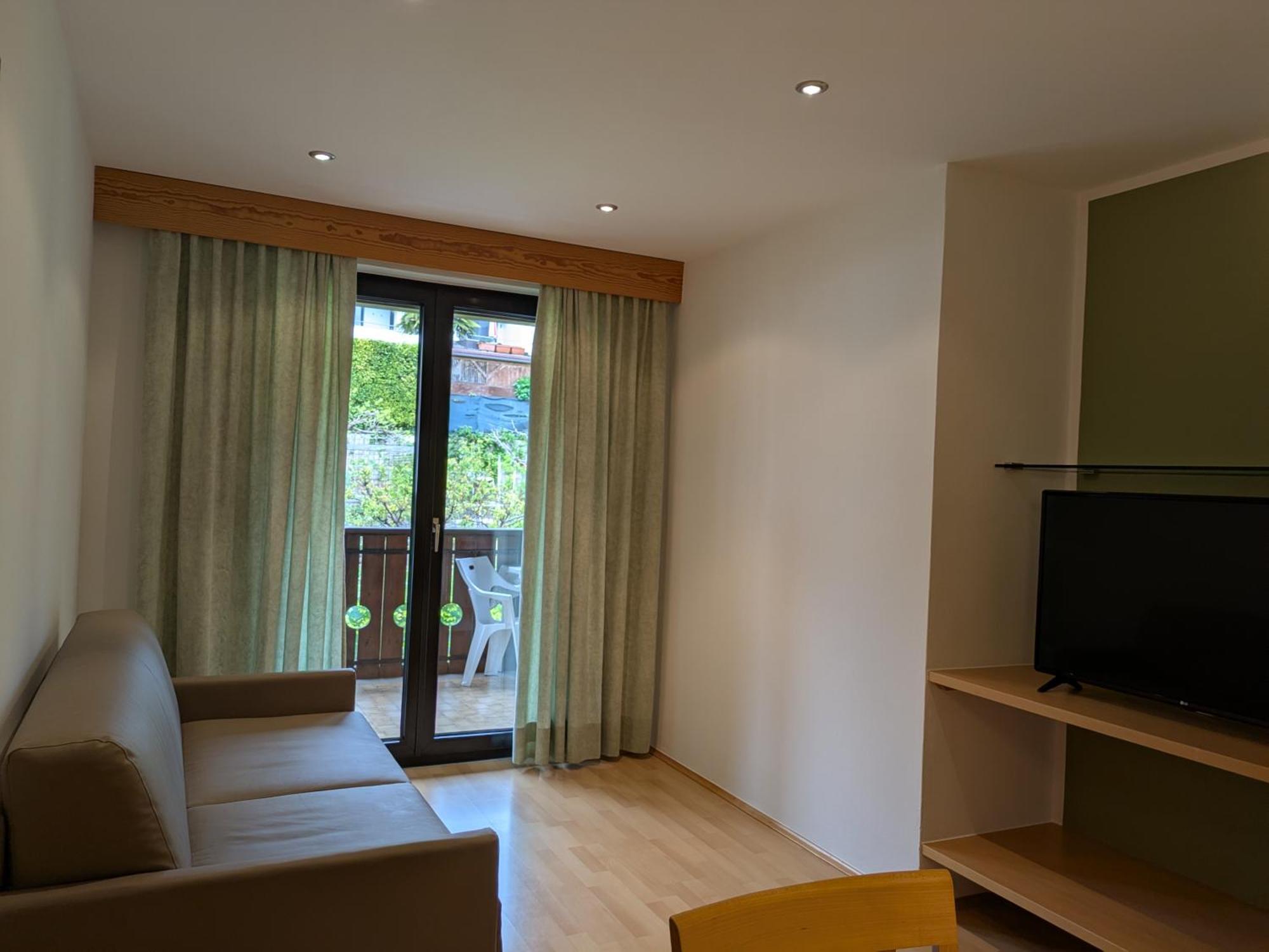 Garni Saltneregg Hotel Caldaro Bagian luar foto