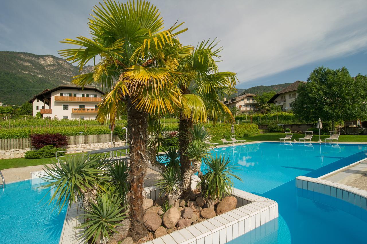 Garni Saltneregg Hotel Caldaro Bagian luar foto